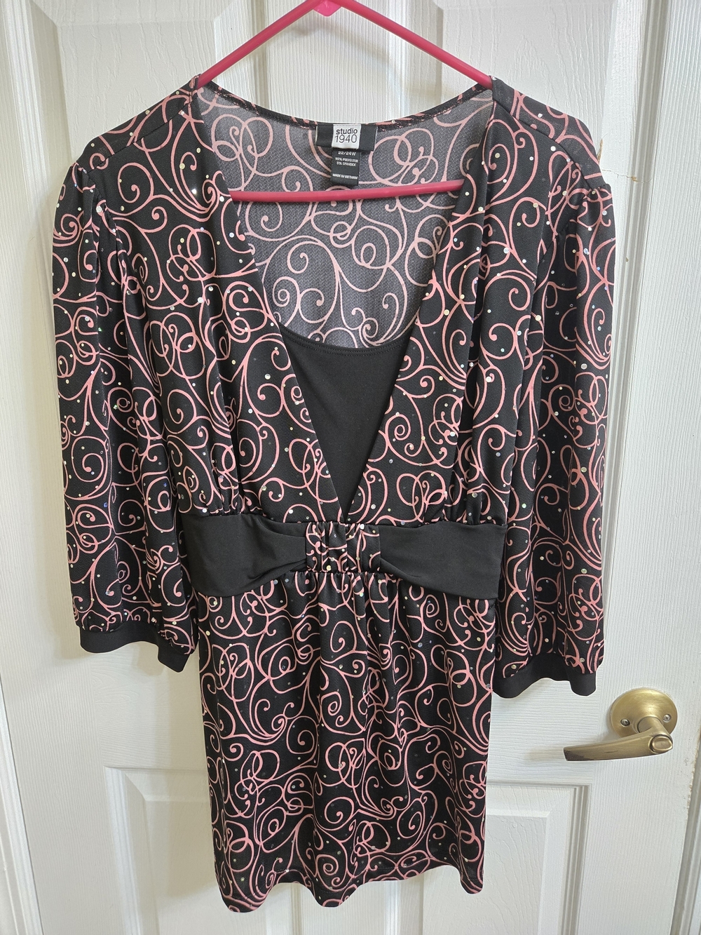 Studio 1940 Black and Pink Swirl V-Neck Waist-Tie Top